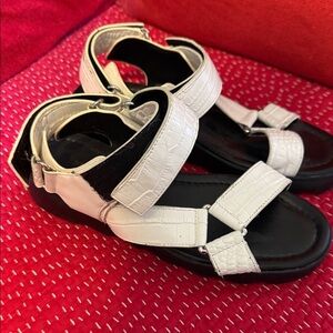 AEROSOLES Cream and Black Strappy Sandals